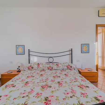 Doddy Nei Pressi Di Barbarossa بورتو أتْسورّو